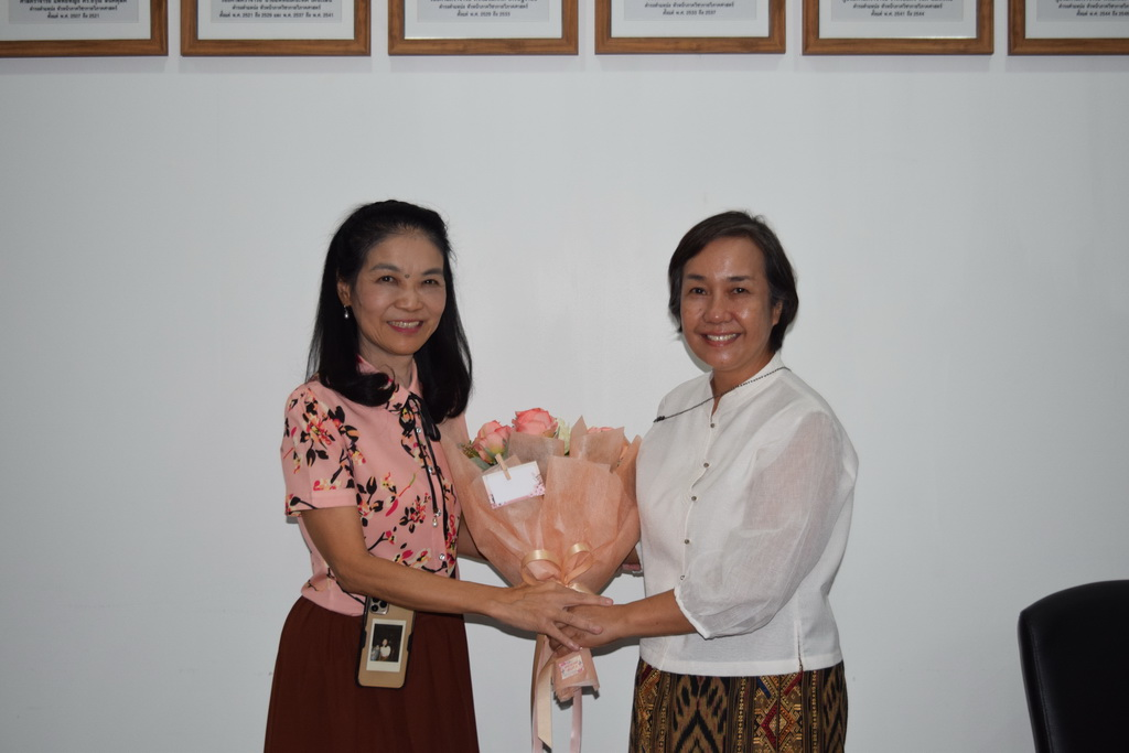 ศ.(เชี่ยวชาญพิเศษ) พญ.ผาสุก มหรรฆานุเคราะห์ ในโอกาสได้รับรางวัลอาจารย์ดีเด่นระดับบัณฑิตศึกษา (ระดับปริญญาเอก)