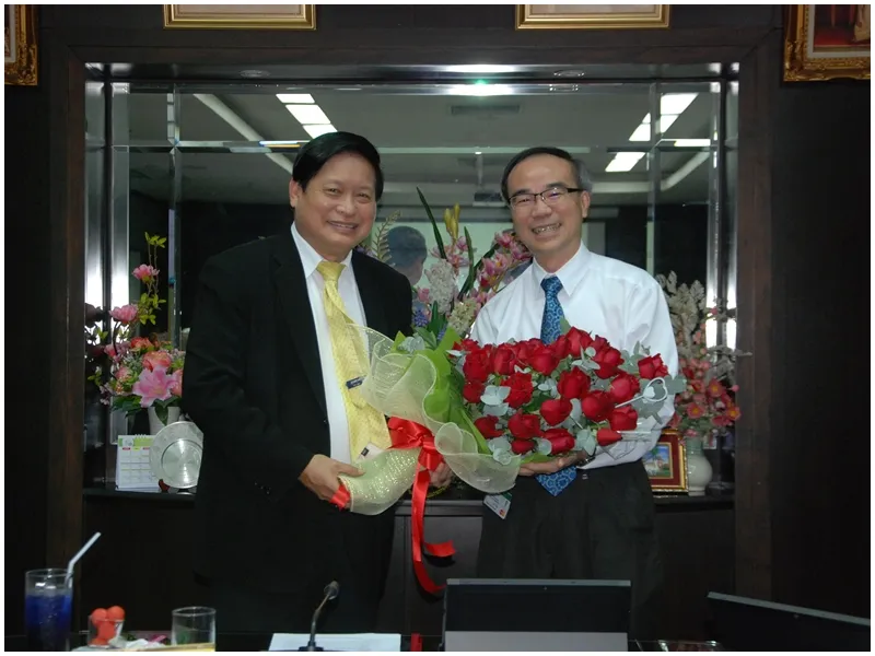 ขอแสดงความยินดี ศ.(เชี่ยวชาญพิเศษ) ดร.นพ.นิพนธ์ ฉัตรทิพากร ที่ได้รับรางวัลทุนนักวิจัยแกนนำ ประจำปี ๒๕๕๗ จากสำนักงานพัฒนาวิทยาศาสตร์และเทคโนโลยีแห่งชาติ