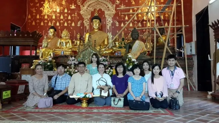อาจารย์และเจ้าหน้าที่ภาควิชาสรีรวิทยา ร่วมกันถวายเทียนพรรษา 9 วัด เนื่องในวันอาสาฬหบูชา และวันเข้าพรรษา เมื่อวันที่ 10 กรกฎาคม 2557 ที่ผ่านมา